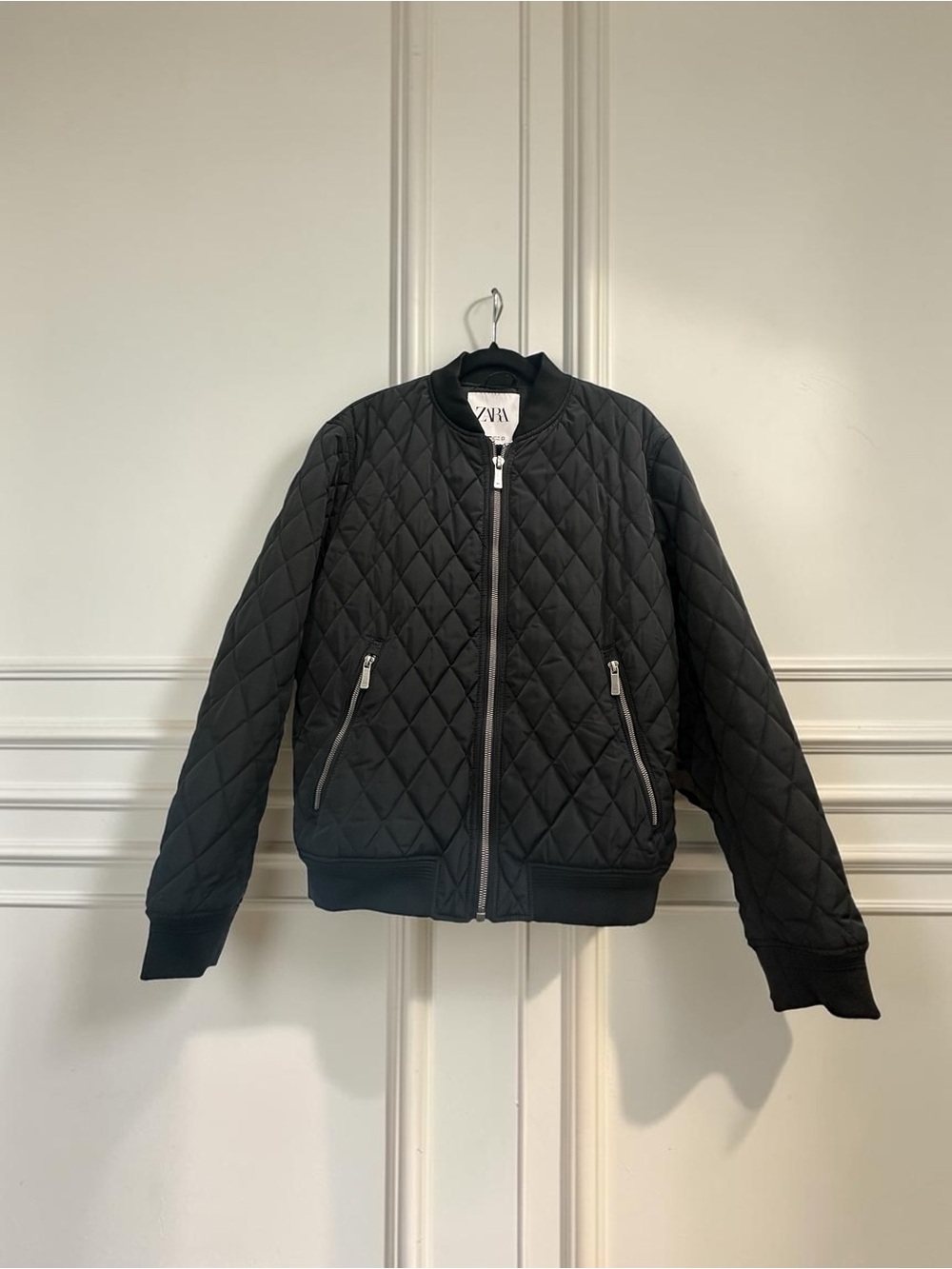 Zara Quilted Bomber Jacket. Black. Size: Large. Like new